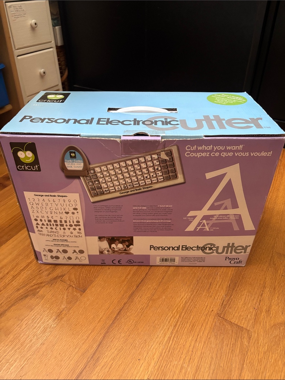 Cricut Personal Electronic Cutter with 5 cartidges. - Picture 3 of 13
